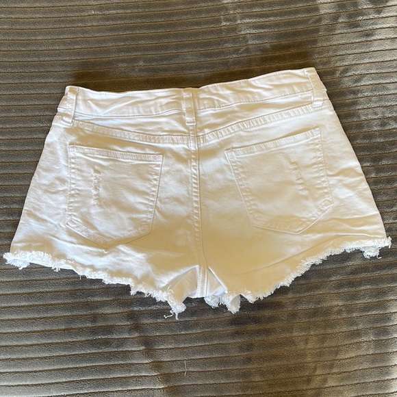 Angel Kiss white denim shorts - Size 5 - Great condition - Picture 2 of 3